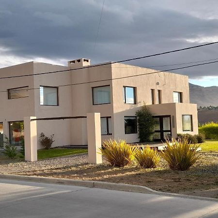 Casa Luminosa Con Parque Y Vista Espectacular Apartment El Calafate Exterior photo