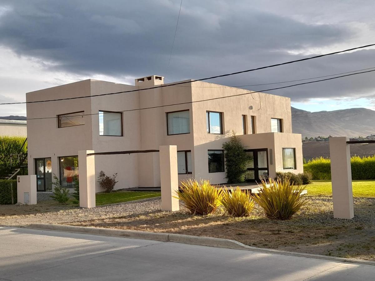 Casa Luminosa Con Parque Y Vista Espectacular Apartment El Calafate Exterior photo